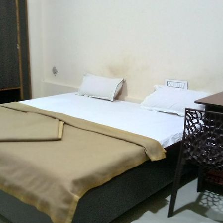 Hotel Barkha Rāipur Esterno foto