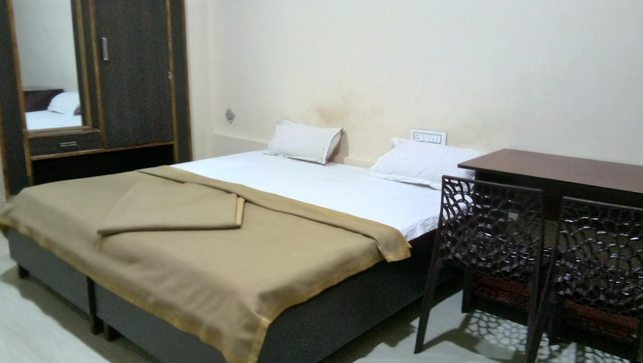 Hotel Barkha Rāipur Esterno foto